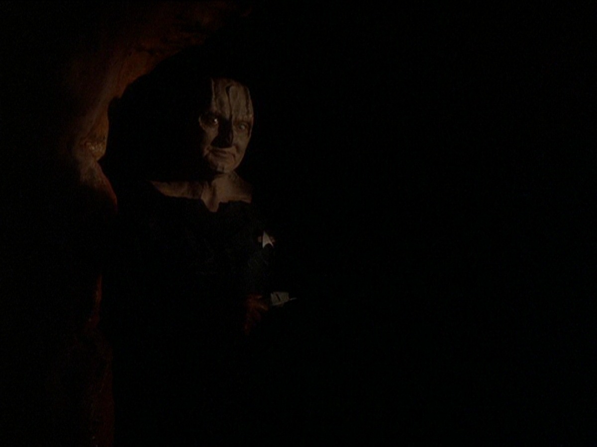 extant_StarTrek_DS9_7x22-TackingIntoTheWind_1689.jpg