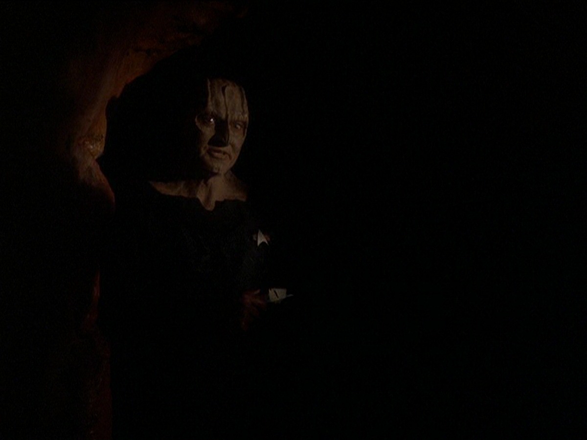 extant_StarTrek_DS9_7x22-TackingIntoTheWind_1693.jpg