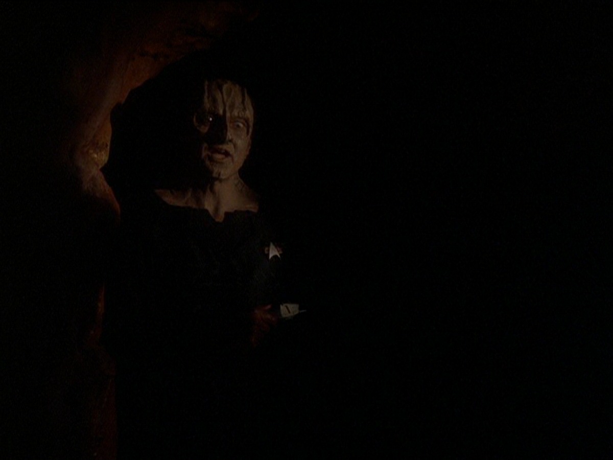 extant_StarTrek_DS9_7x22-TackingIntoTheWind_1695.jpg