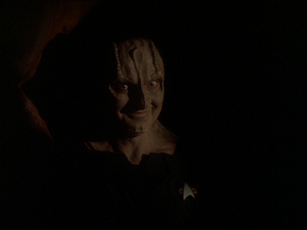 extant_StarTrek_DS9_7x22-TackingIntoTheWind_1704.jpg