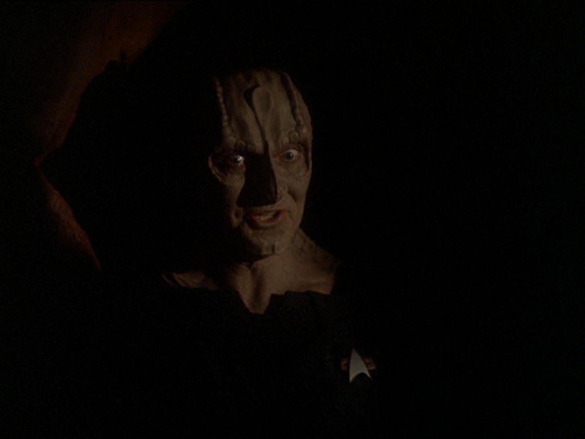 extant_StarTrek_DS9_7x22-TackingIntoTheWind_1705.jpg