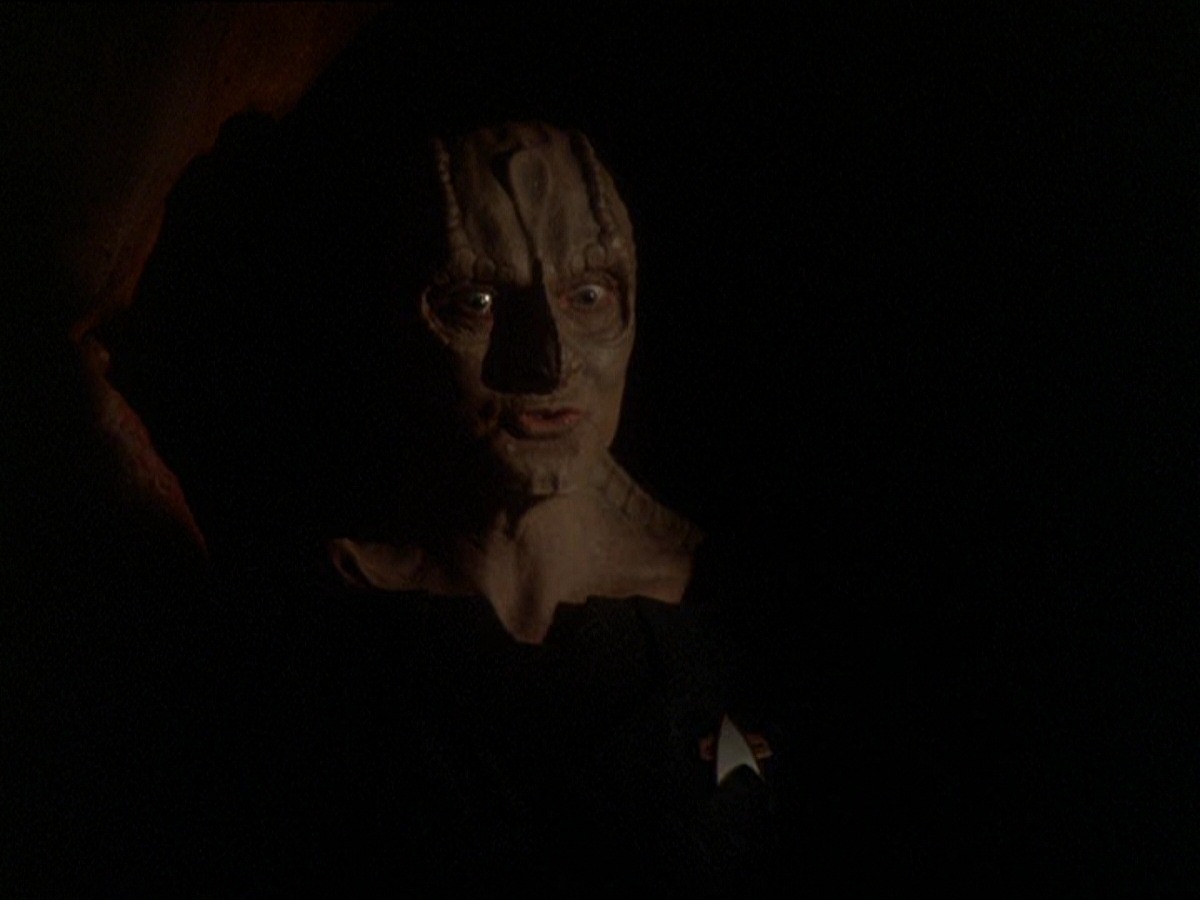 extant_StarTrek_DS9_7x22-TackingIntoTheWind_1709.jpg