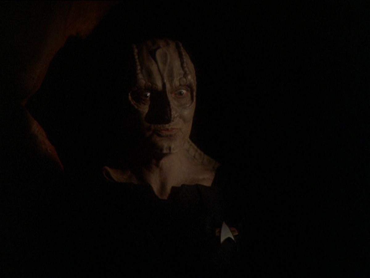 extant_StarTrek_DS9_7x22-TackingIntoTheWind_1710.jpg