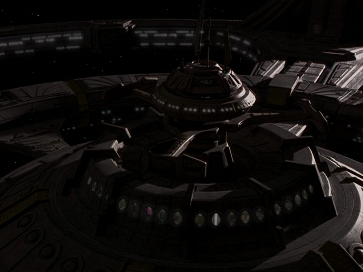 extant_StarTrek_DS9_7x22-TackingIntoTheWind_1722.jpg