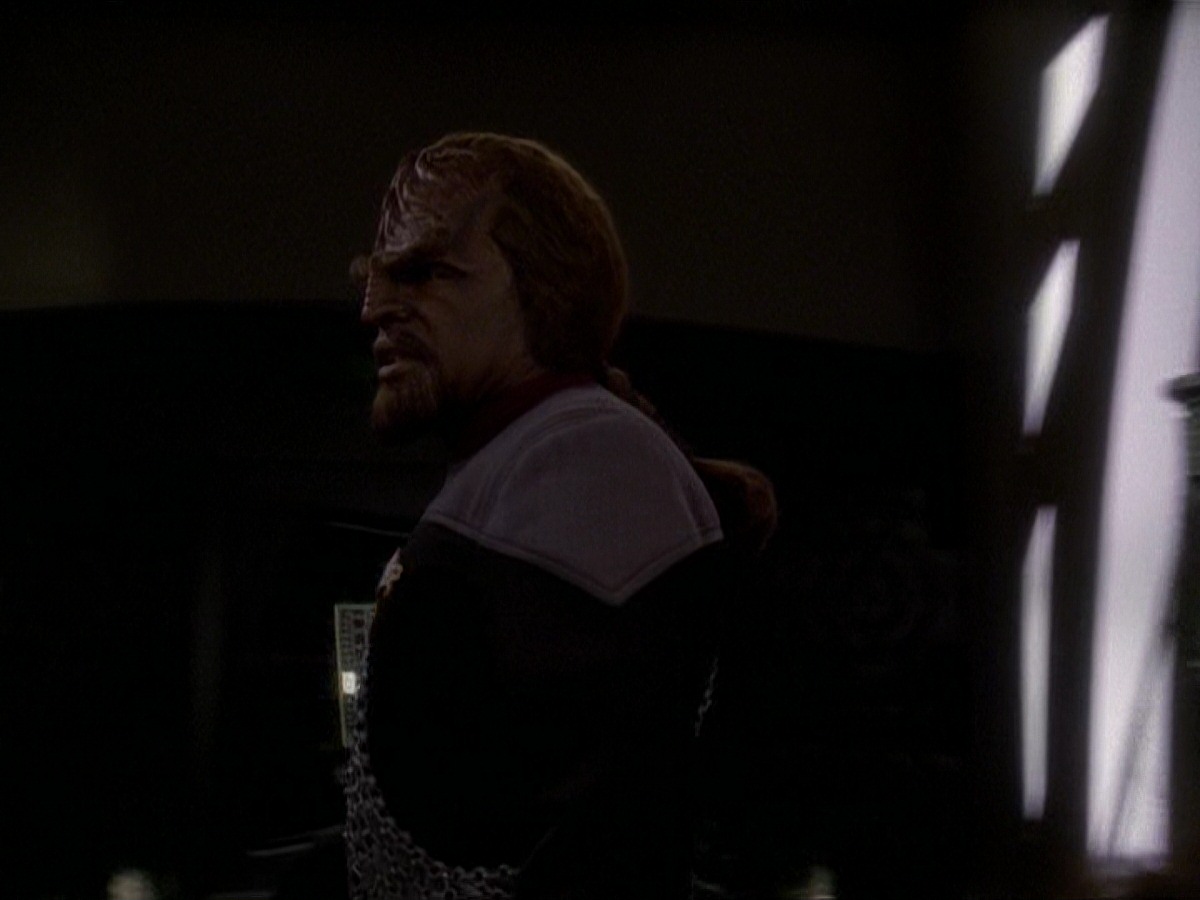 extant_StarTrek_DS9_7x22-TackingIntoTheWind_1737.jpg