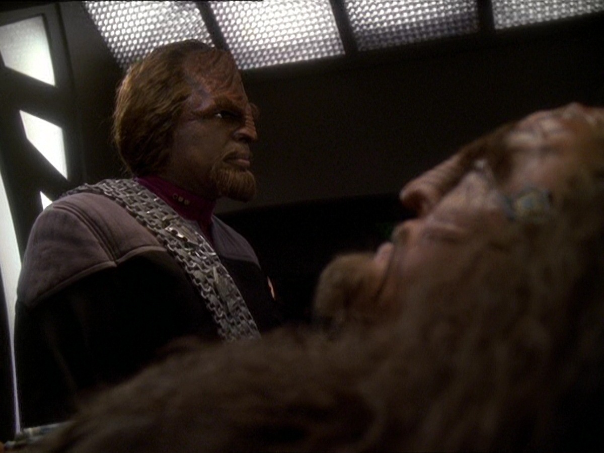 extant_StarTrek_DS9_7x22-TackingIntoTheWind_1781.jpg