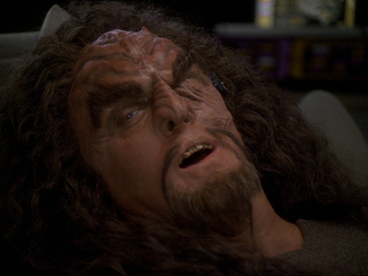 extant_StarTrek_DS9_7x22-TackingIntoTheWind_1797.jpg