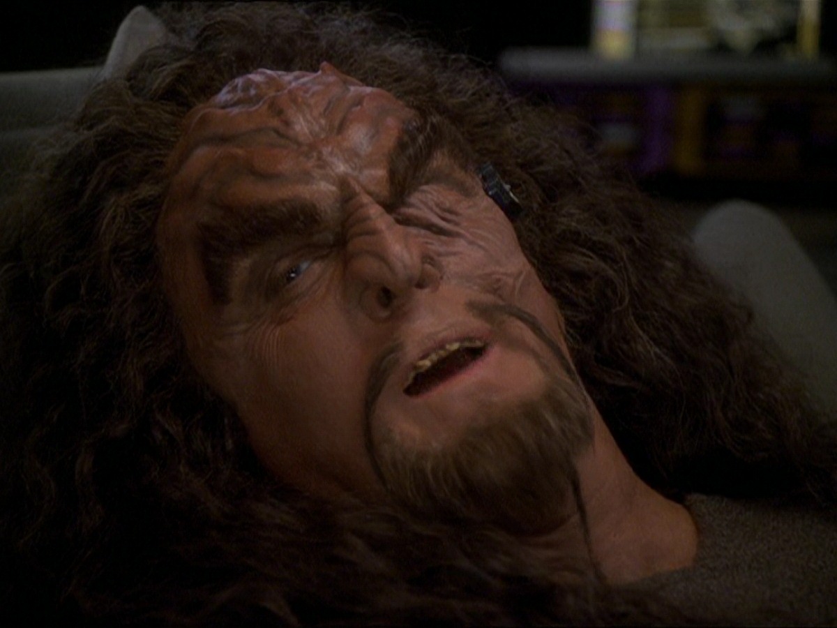 extant_StarTrek_DS9_7x22-TackingIntoTheWind_1804.jpg