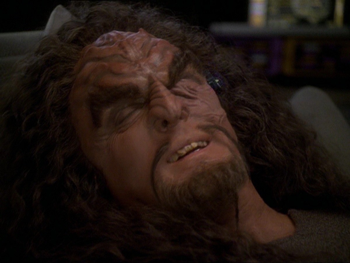 extant_StarTrek_DS9_7x22-TackingIntoTheWind_1812.jpg