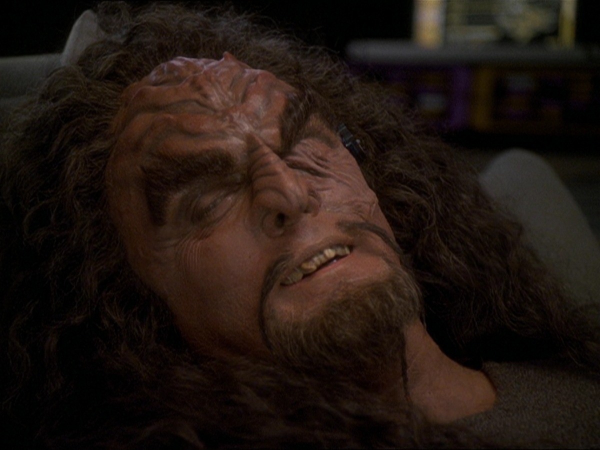 extant_StarTrek_DS9_7x22-TackingIntoTheWind_1836.jpg