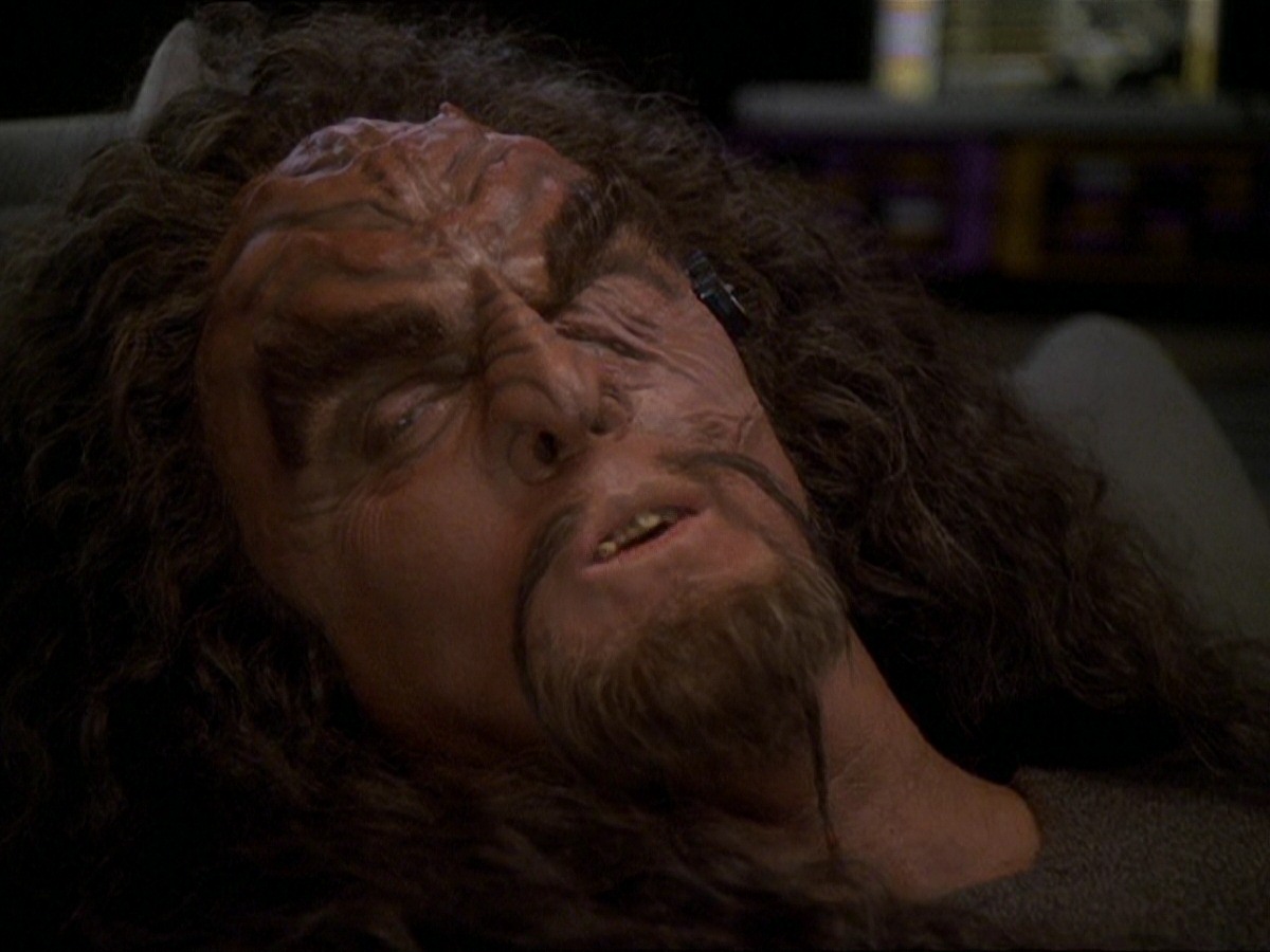 extant_StarTrek_DS9_7x22-TackingIntoTheWind_1838.jpg
