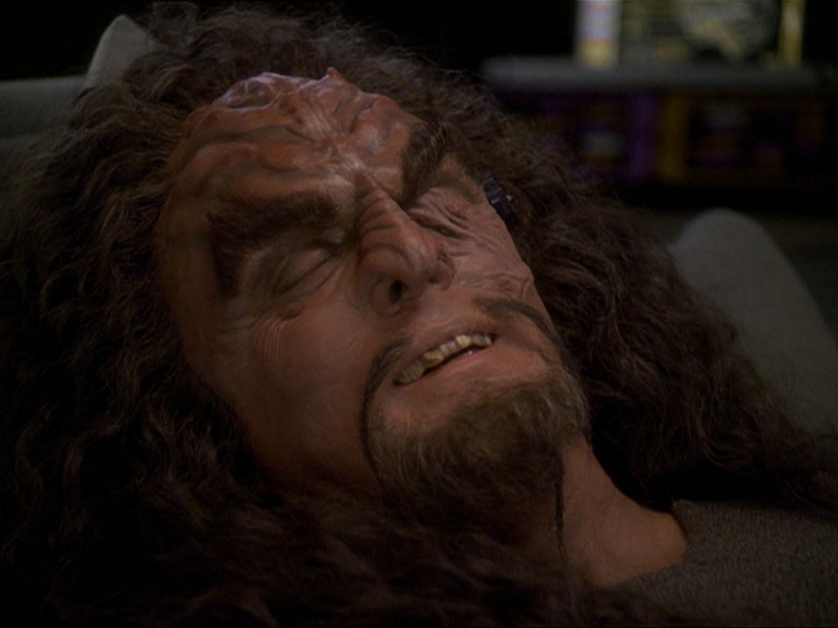 extant_StarTrek_DS9_7x22-TackingIntoTheWind_1848.jpg