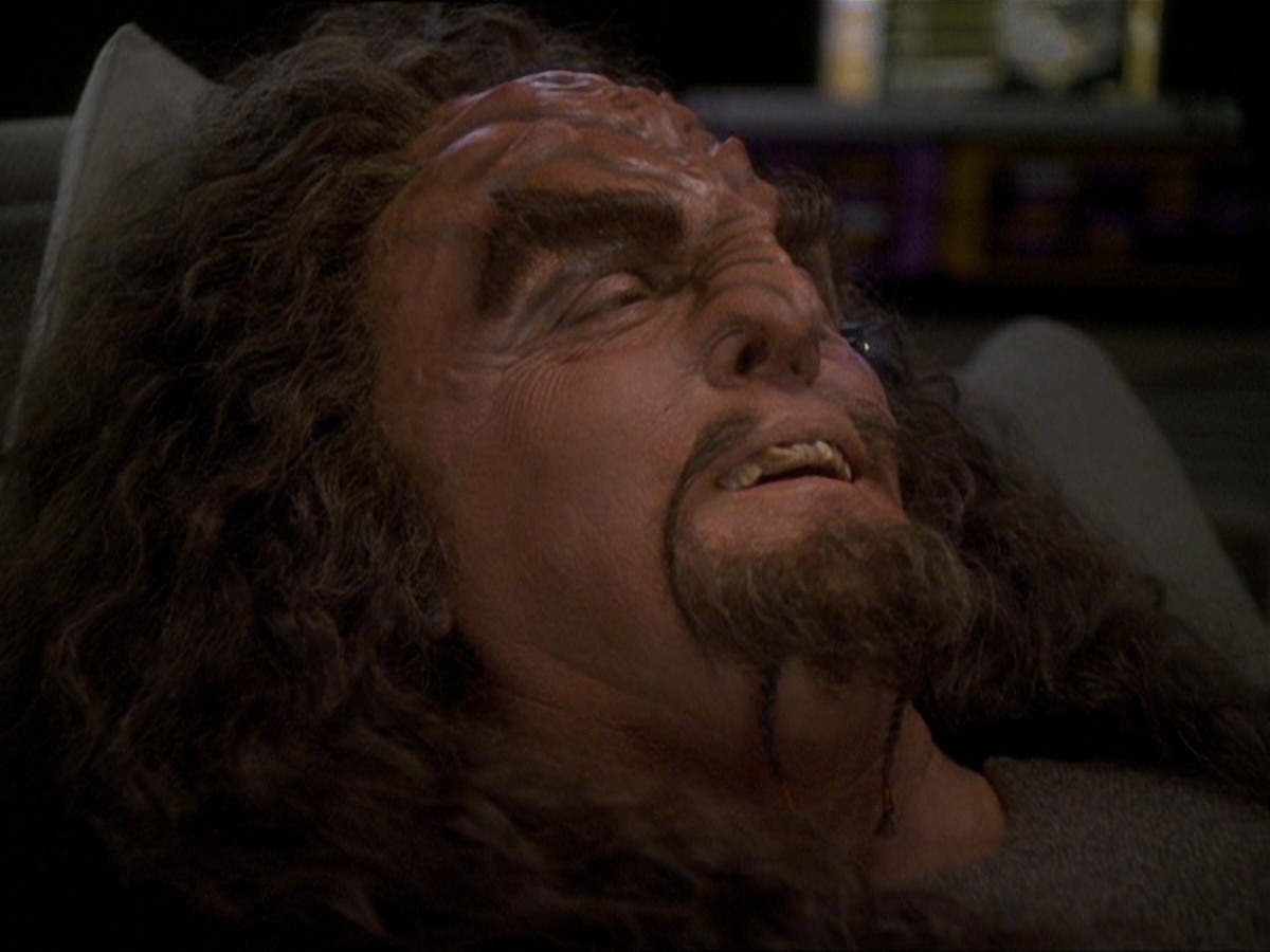 extant_StarTrek_DS9_7x22-TackingIntoTheWind_1851.jpg