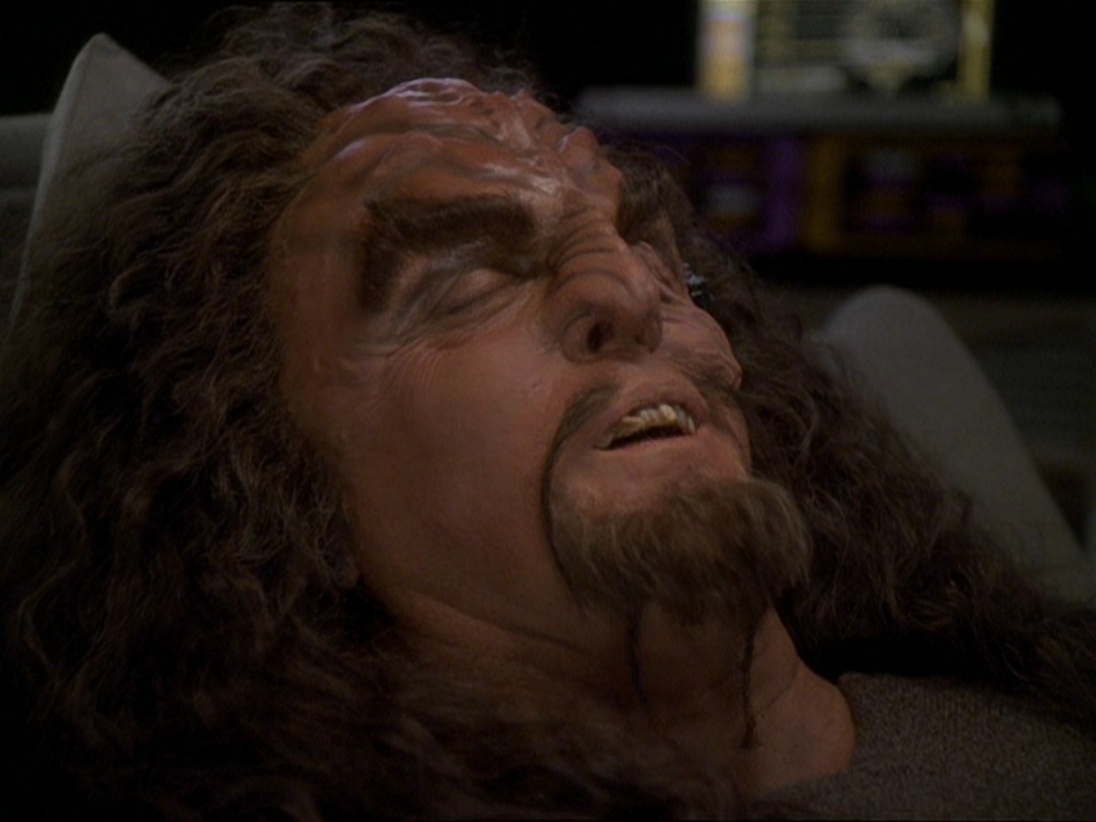 extant_StarTrek_DS9_7x22-TackingIntoTheWind_1855.jpg