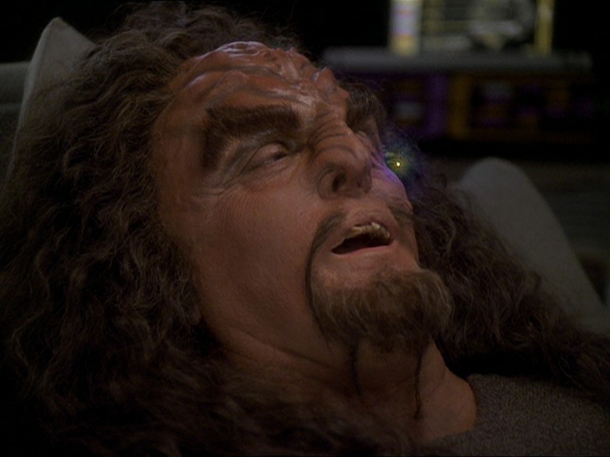extant_StarTrek_DS9_7x22-TackingIntoTheWind_1856.jpg