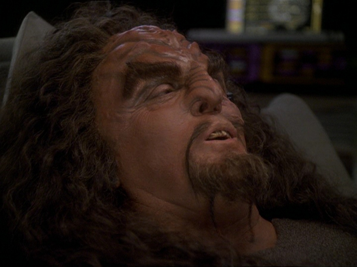 extant_StarTrek_DS9_7x22-TackingIntoTheWind_1861.jpg