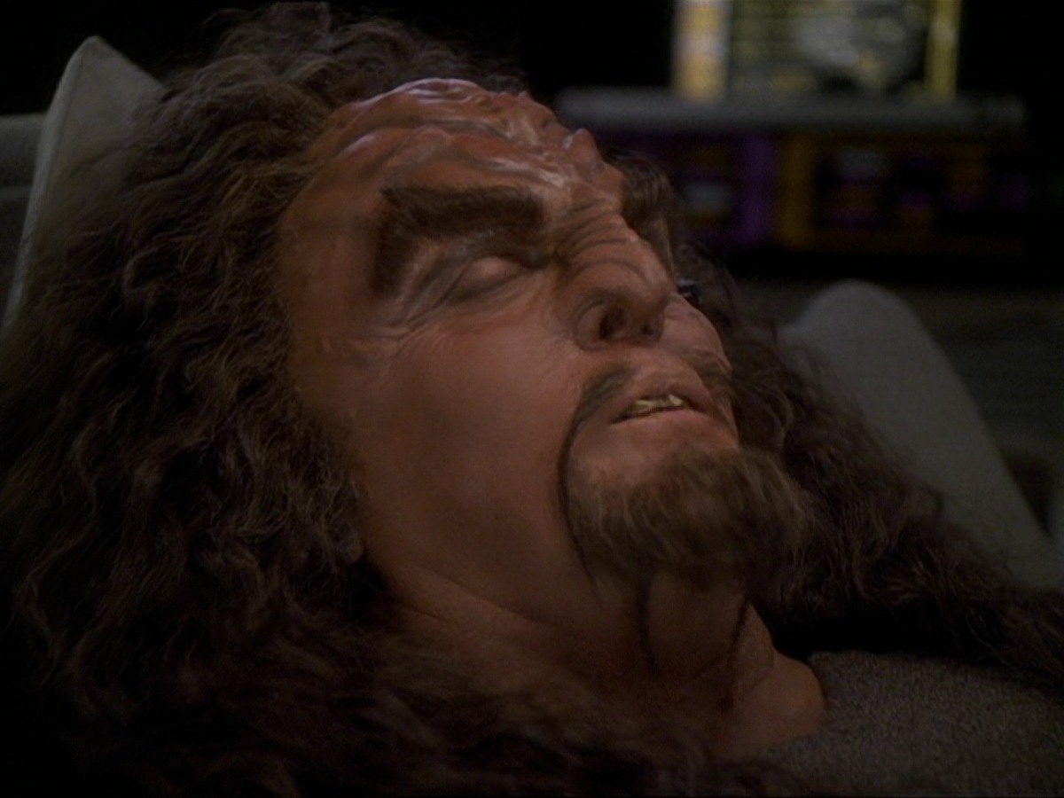 extant_StarTrek_DS9_7x22-TackingIntoTheWind_1863.jpg