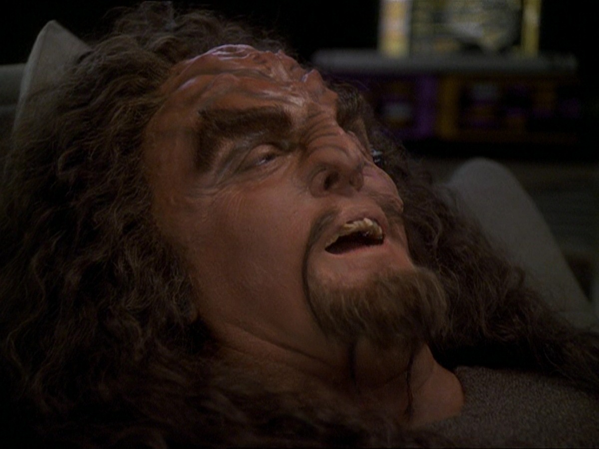 extant_StarTrek_DS9_7x22-TackingIntoTheWind_1864.jpg