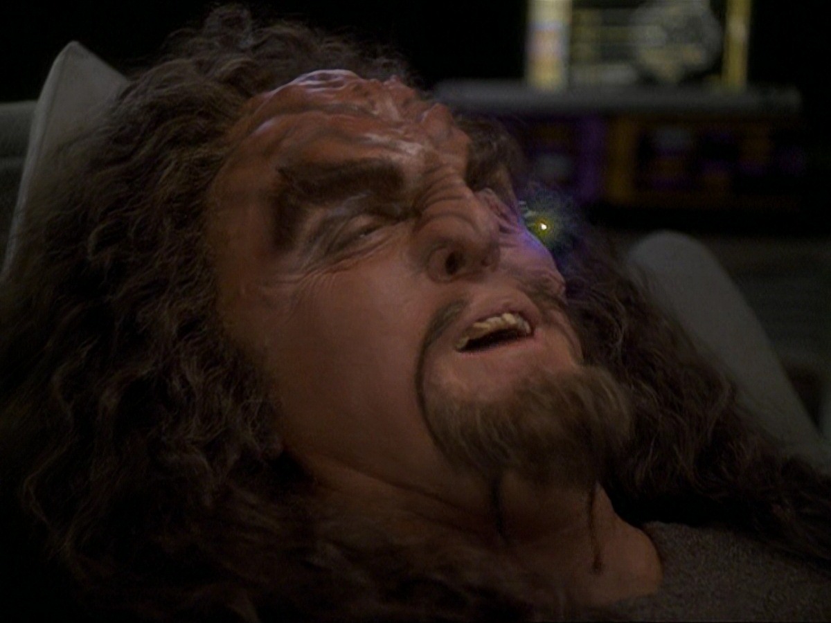 extant_StarTrek_DS9_7x22-TackingIntoTheWind_1873.jpg
