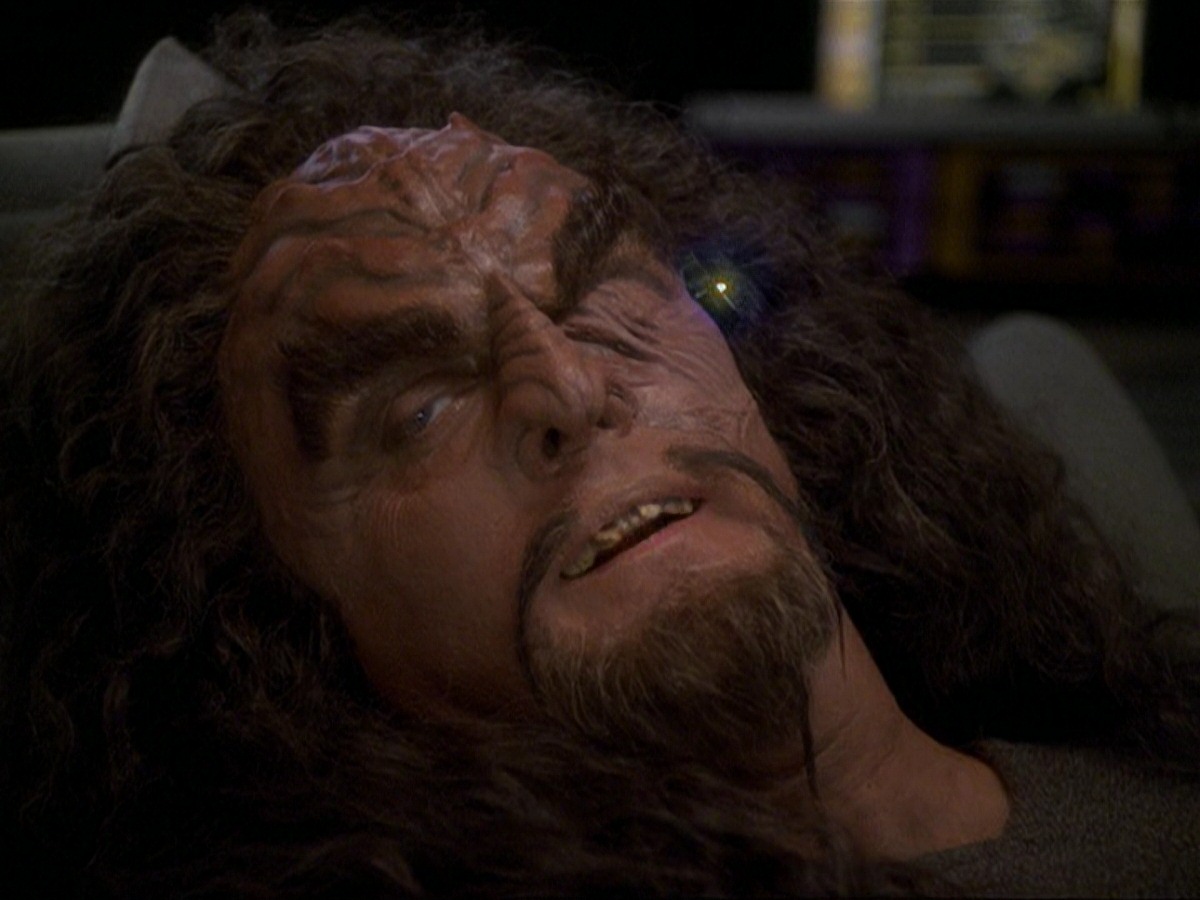 extant_StarTrek_DS9_7x22-TackingIntoTheWind_1885.jpg