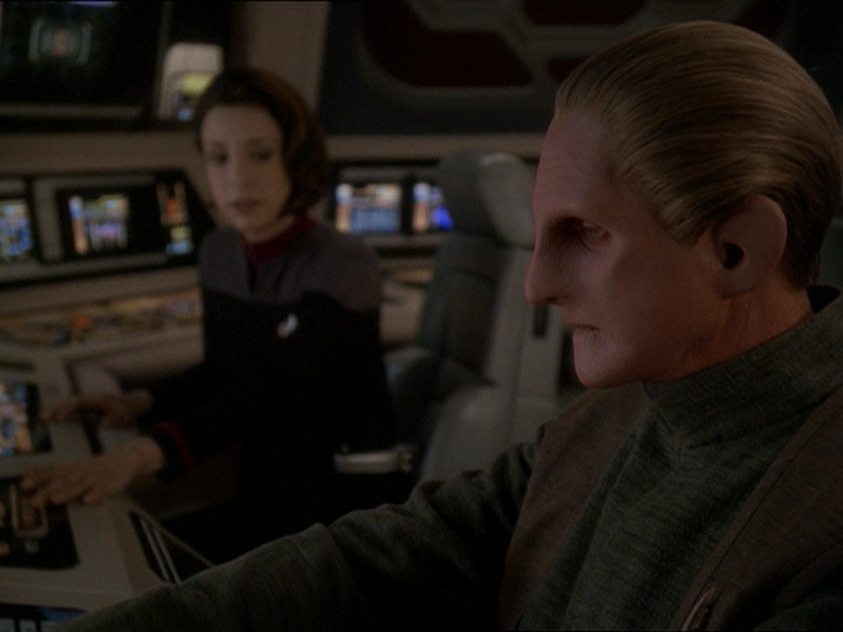 extant_StarTrek_DS9_7x22-TackingIntoTheWind_1908.jpg