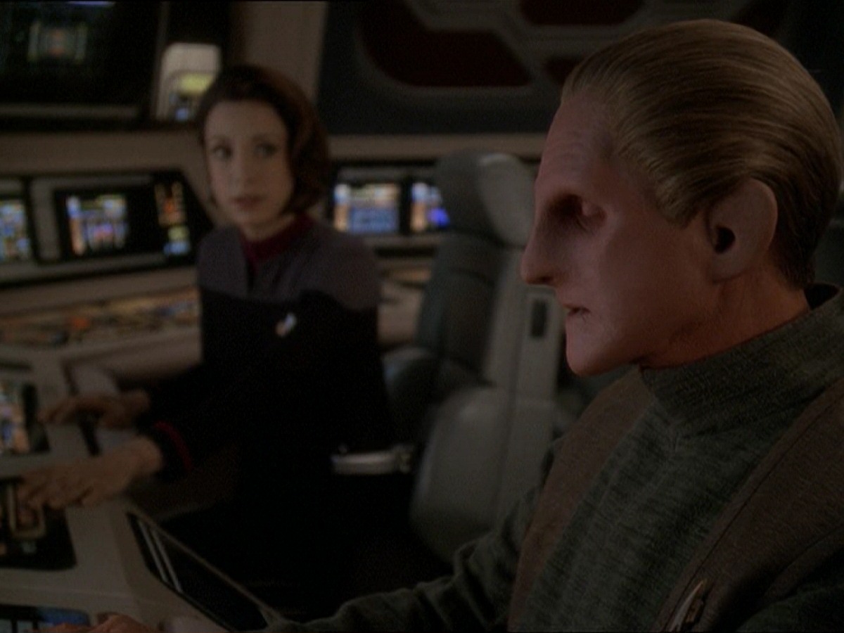 extant_StarTrek_DS9_7x22-TackingIntoTheWind_1912.jpg