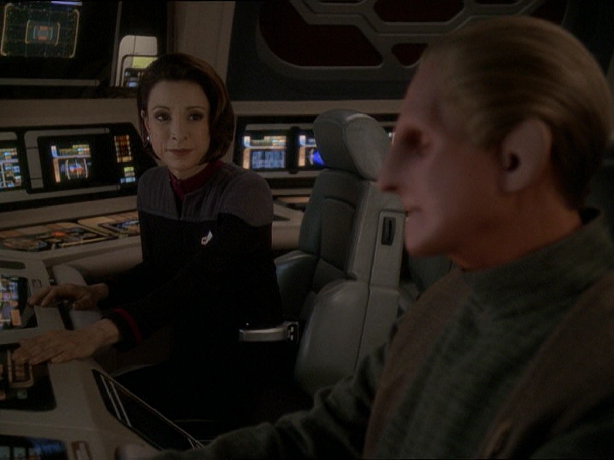 extant_StarTrek_DS9_7x22-TackingIntoTheWind_1923.jpg