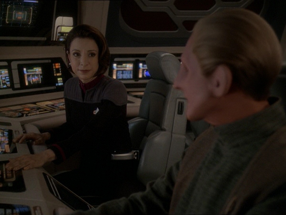 extant_StarTrek_DS9_7x22-TackingIntoTheWind_1924.jpg