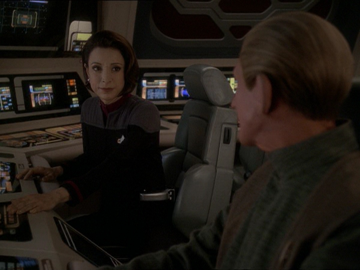 extant_StarTrek_DS9_7x22-TackingIntoTheWind_1925.jpg