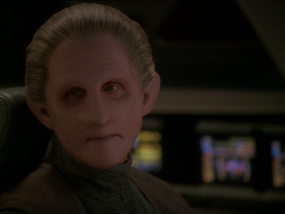 extant_StarTrek_DS9_7x22-TackingIntoTheWind_1929.jpg