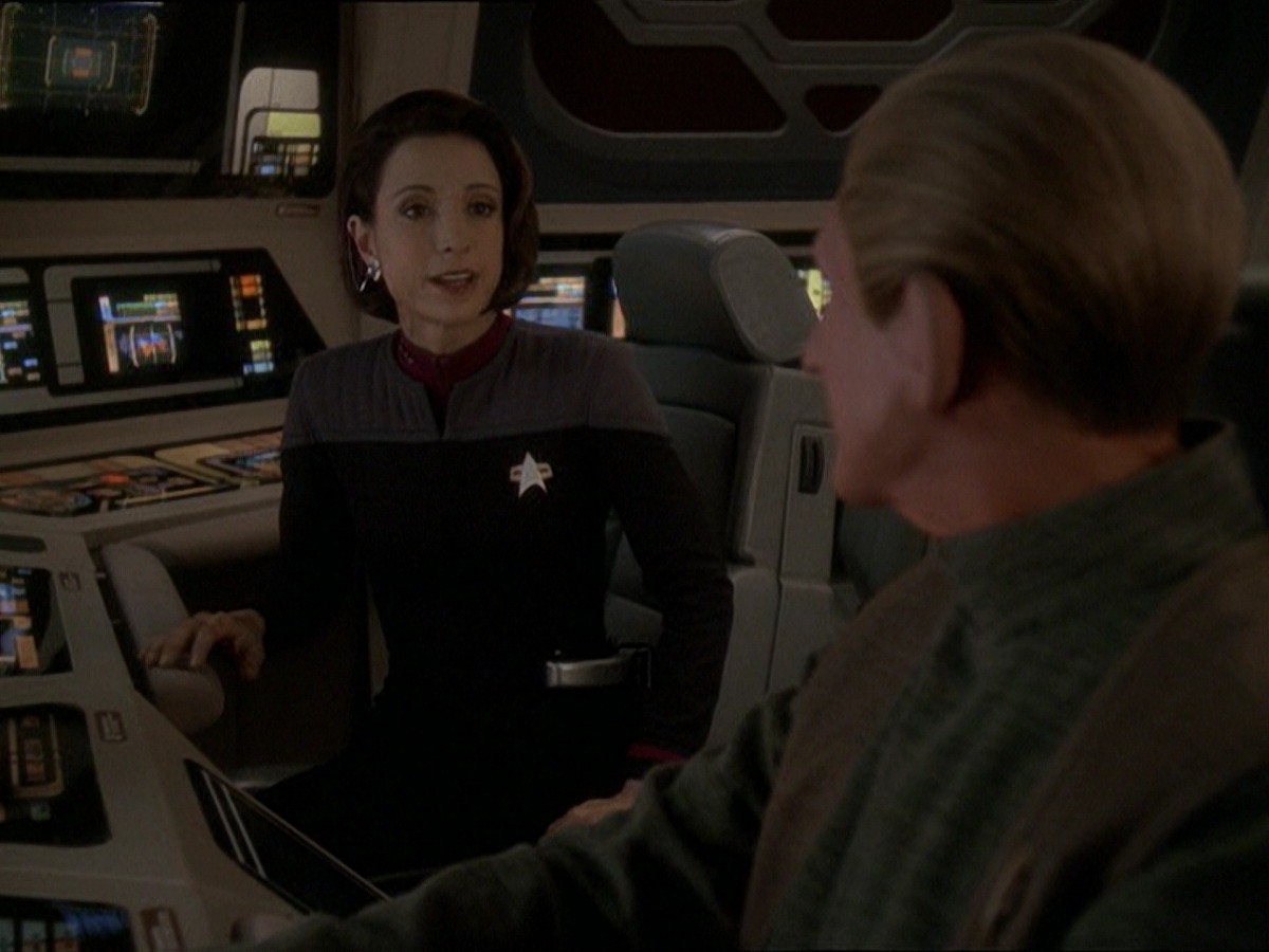 extant_StarTrek_DS9_7x22-TackingIntoTheWind_1944.jpg