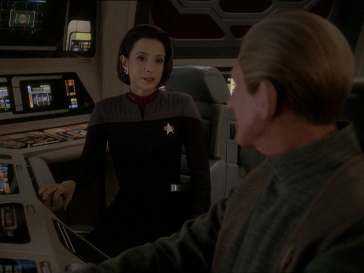 extant_StarTrek_DS9_7x22-TackingIntoTheWind_1946.jpg