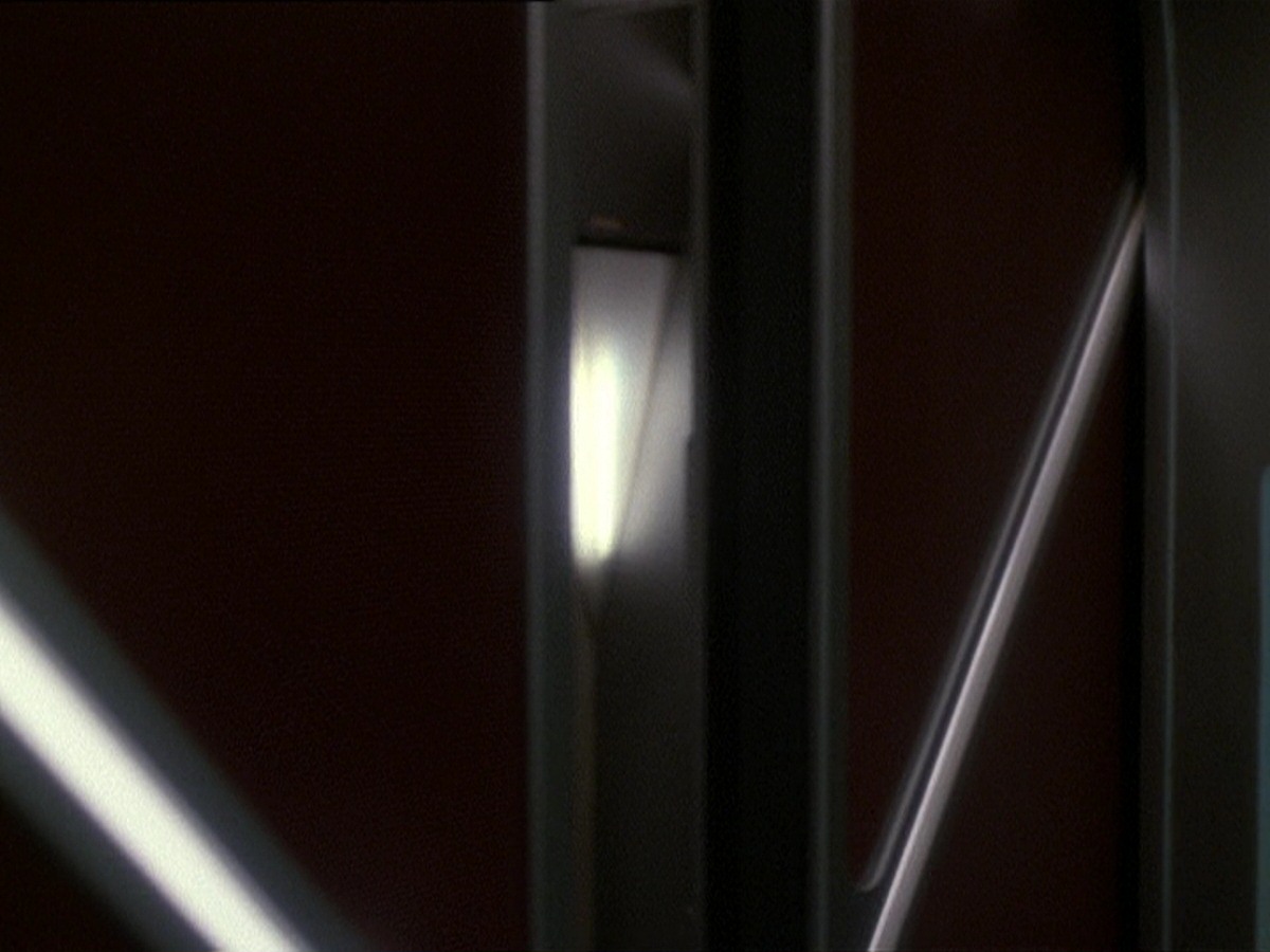 extant_StarTrek_DS9_7x22-TackingIntoTheWind_1951.jpg