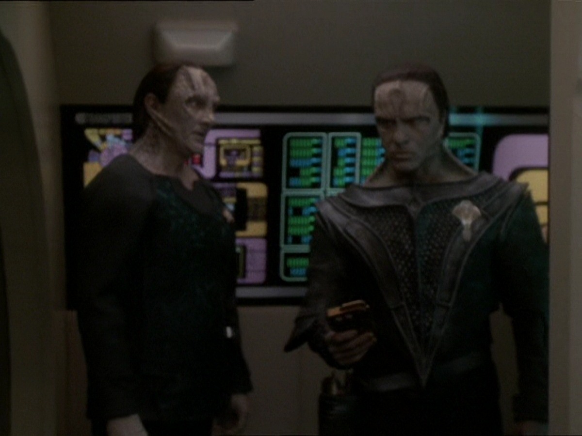 extant_StarTrek_DS9_7x22-TackingIntoTheWind_1955.jpg
