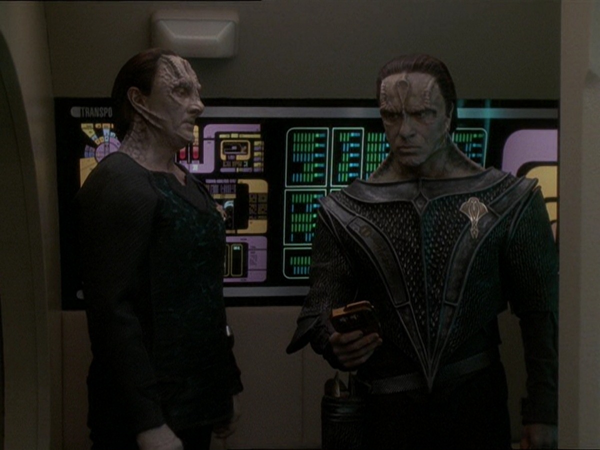 extant_StarTrek_DS9_7x22-TackingIntoTheWind_1956.jpg