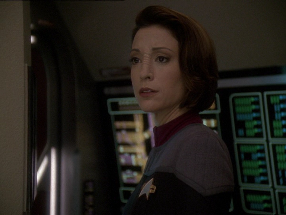 extant_StarTrek_DS9_7x22-TackingIntoTheWind_1963.jpg