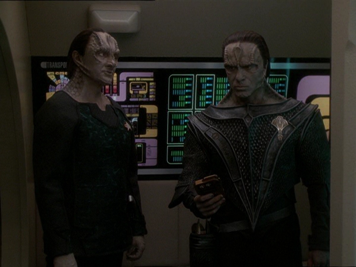 extant_StarTrek_DS9_7x22-TackingIntoTheWind_1966.jpg