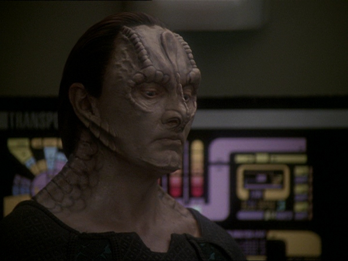 extant_StarTrek_DS9_7x22-TackingIntoTheWind_1988.jpg