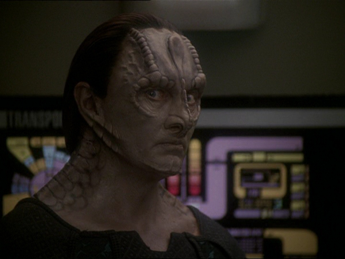 extant_StarTrek_DS9_7x22-TackingIntoTheWind_1989.jpg