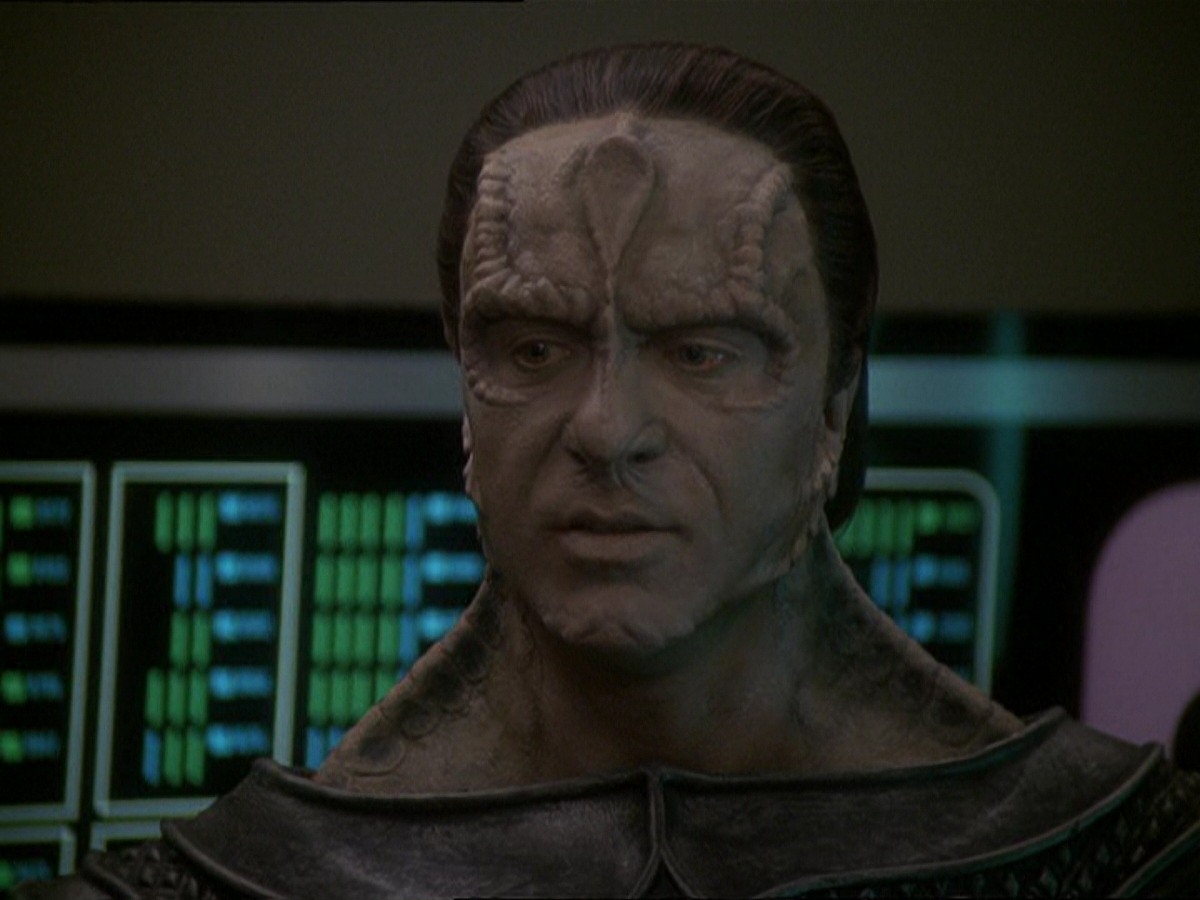 extant_StarTrek_DS9_7x22-TackingIntoTheWind_2001.jpg