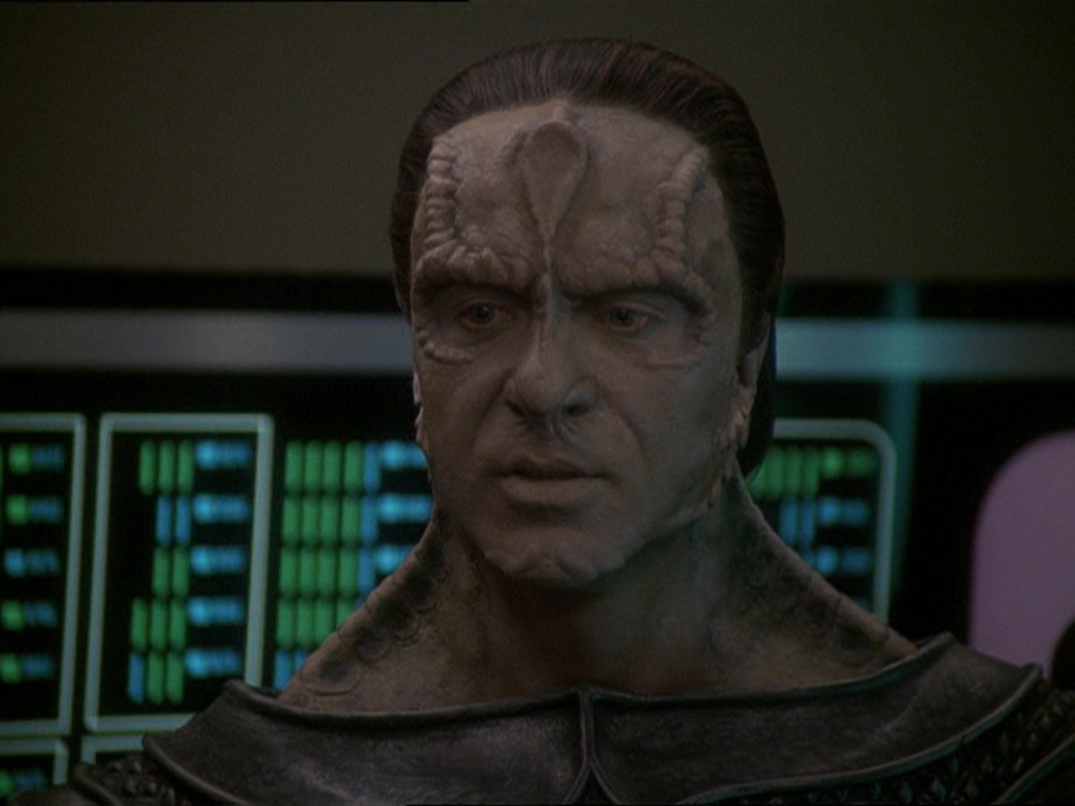 extant_StarTrek_DS9_7x22-TackingIntoTheWind_2002.jpg