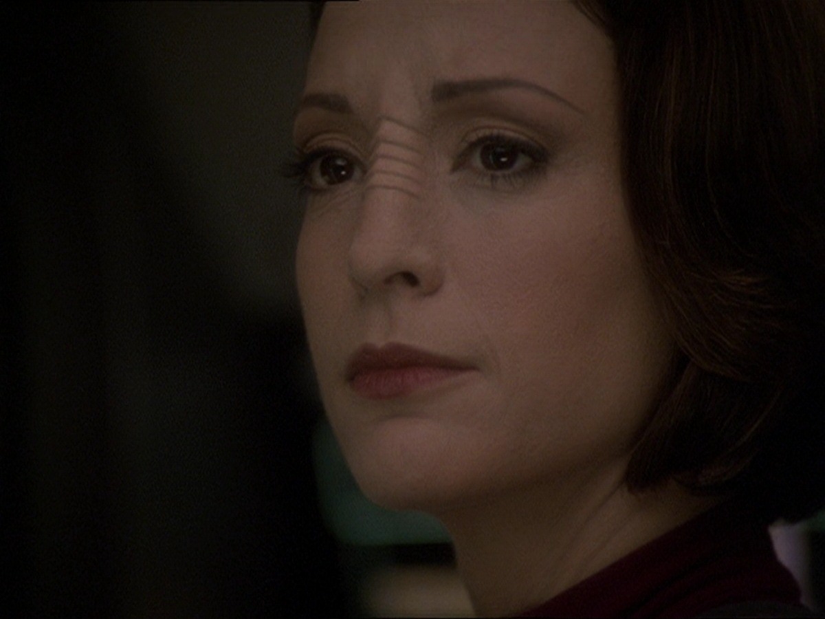 extant_StarTrek_DS9_7x22-TackingIntoTheWind_2003.jpg