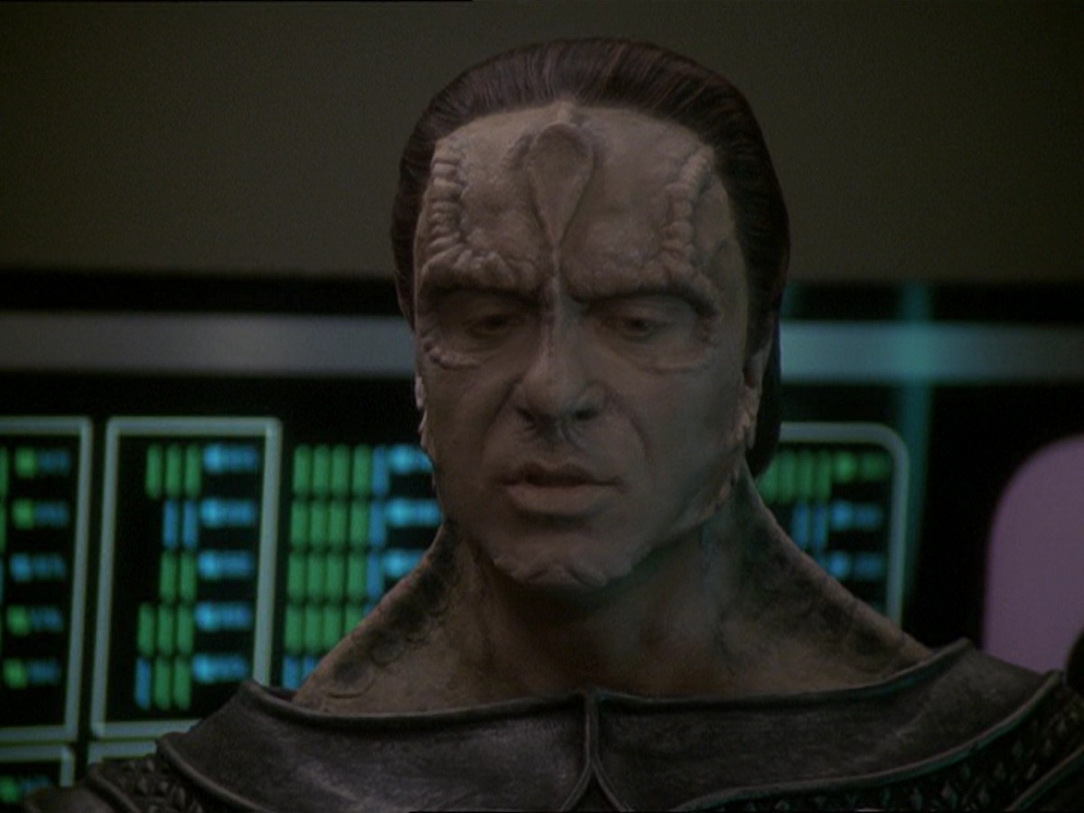 extant_StarTrek_DS9_7x22-TackingIntoTheWind_2010.jpg