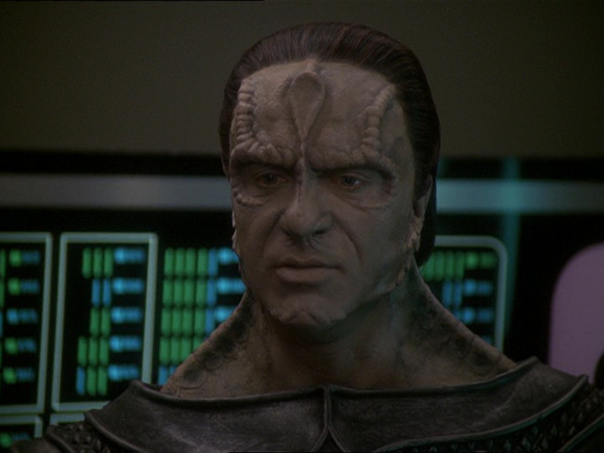 extant_StarTrek_DS9_7x22-TackingIntoTheWind_2015.jpg