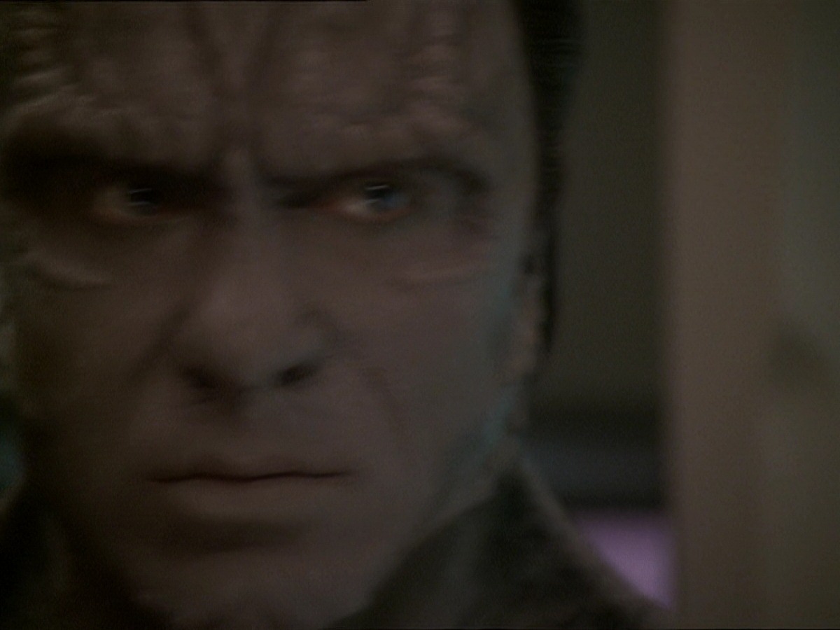 extant_StarTrek_DS9_7x22-TackingIntoTheWind_2037.jpg