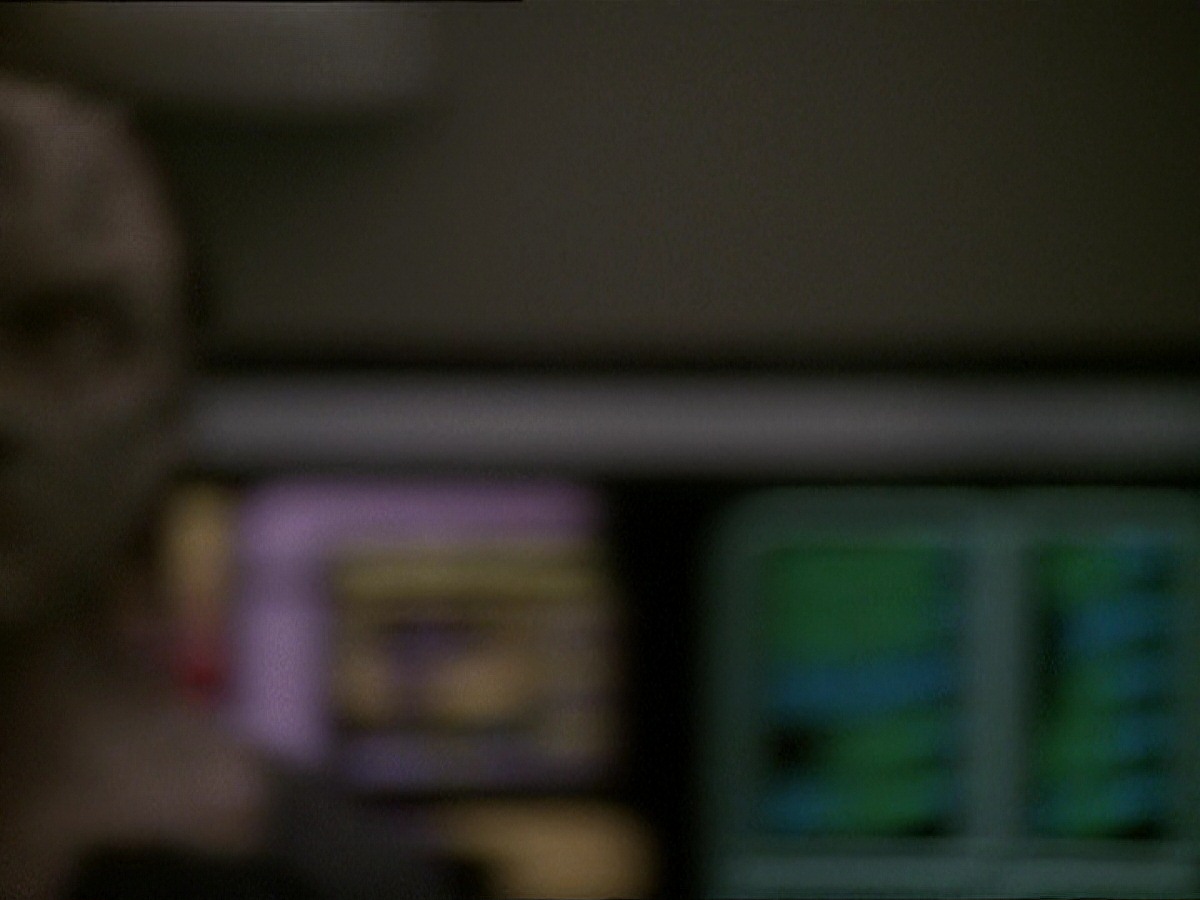 extant_StarTrek_DS9_7x22-TackingIntoTheWind_2038.jpg