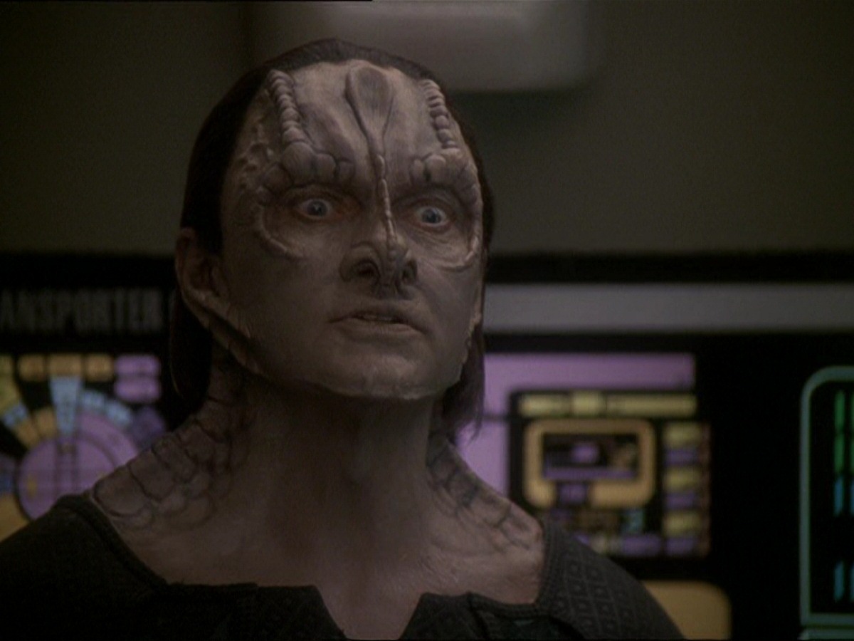extant_StarTrek_DS9_7x22-TackingIntoTheWind_2055.jpg