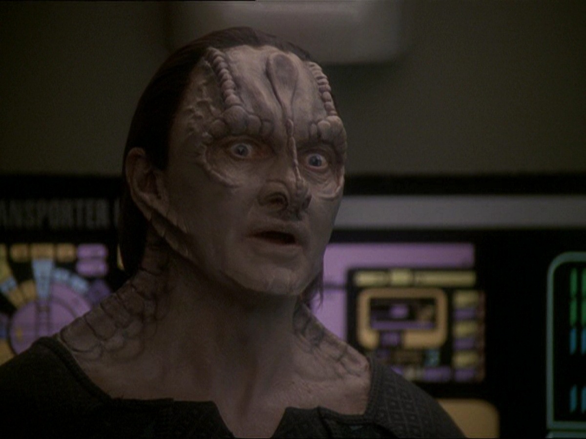 extant_StarTrek_DS9_7x22-TackingIntoTheWind_2058.jpg