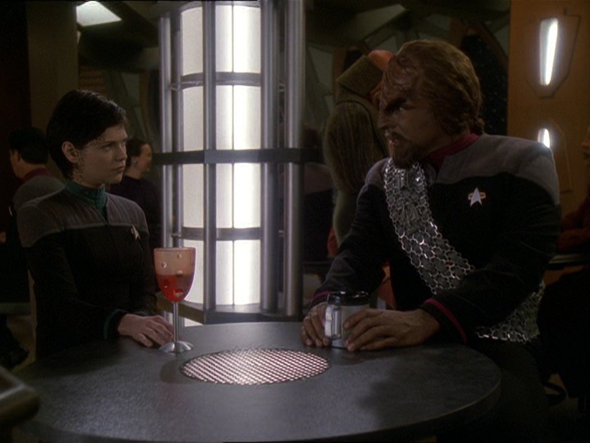 extant_StarTrek_DS9_7x22-TackingIntoTheWind_2145.jpg