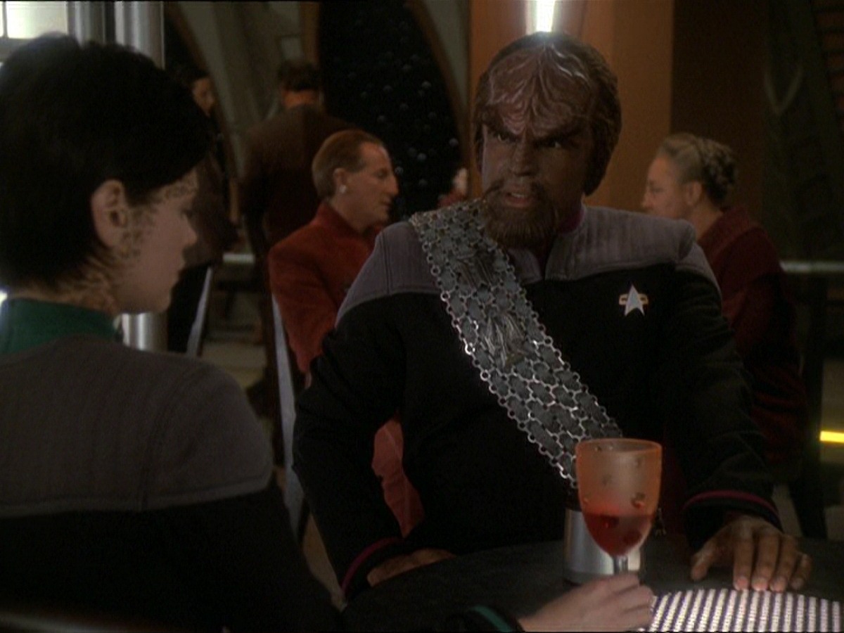 extant_StarTrek_DS9_7x22-TackingIntoTheWind_2172.jpg